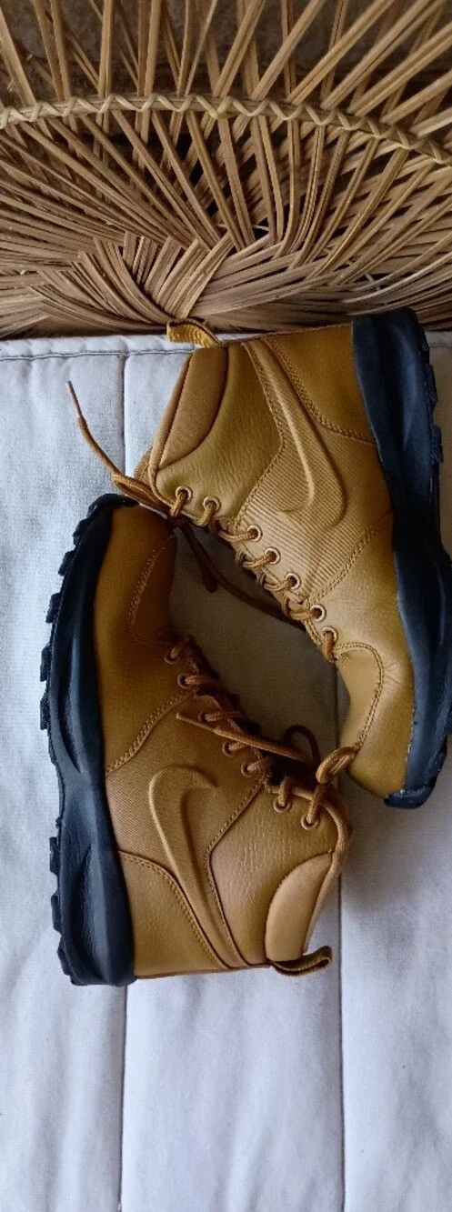 Nike Manoa Leather Outdoor Boots Kids Sizes Wheat/Black_5